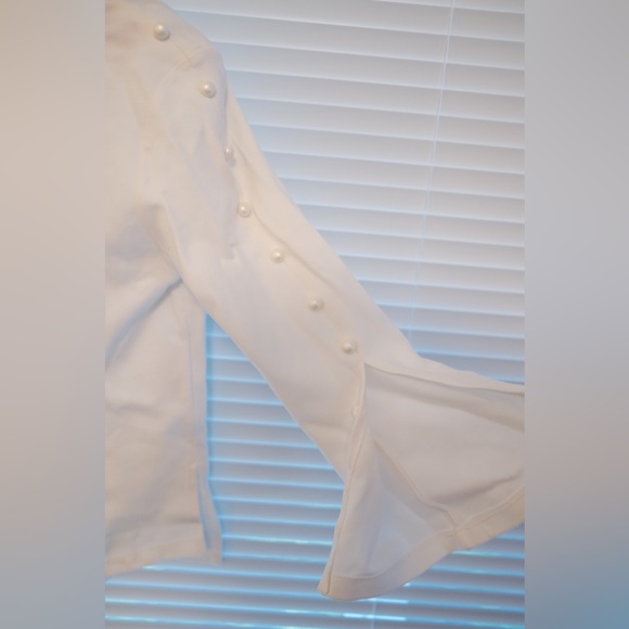 Brand new white pearl top - Picture 3 of 3